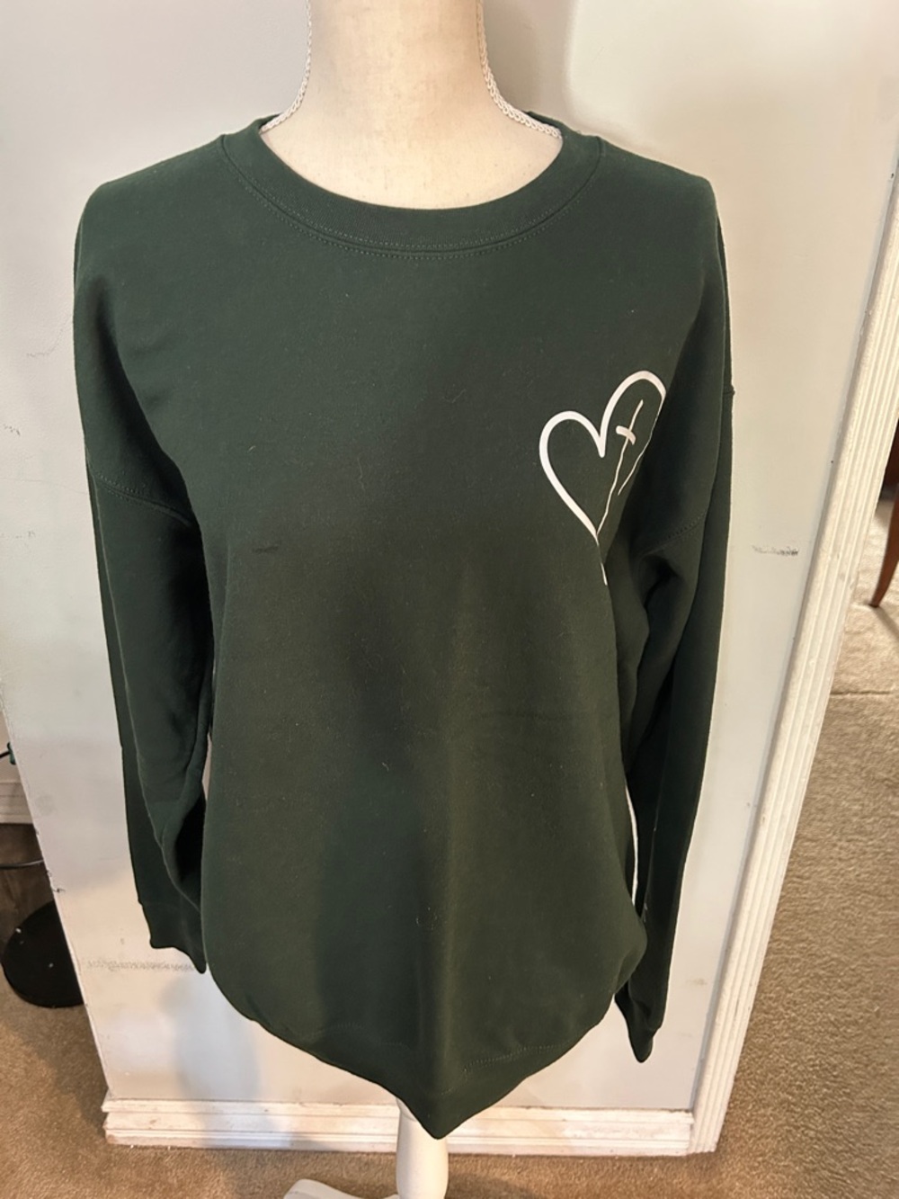 Forest Green Heart-Cross Graphic Crewneck Sweatshirt